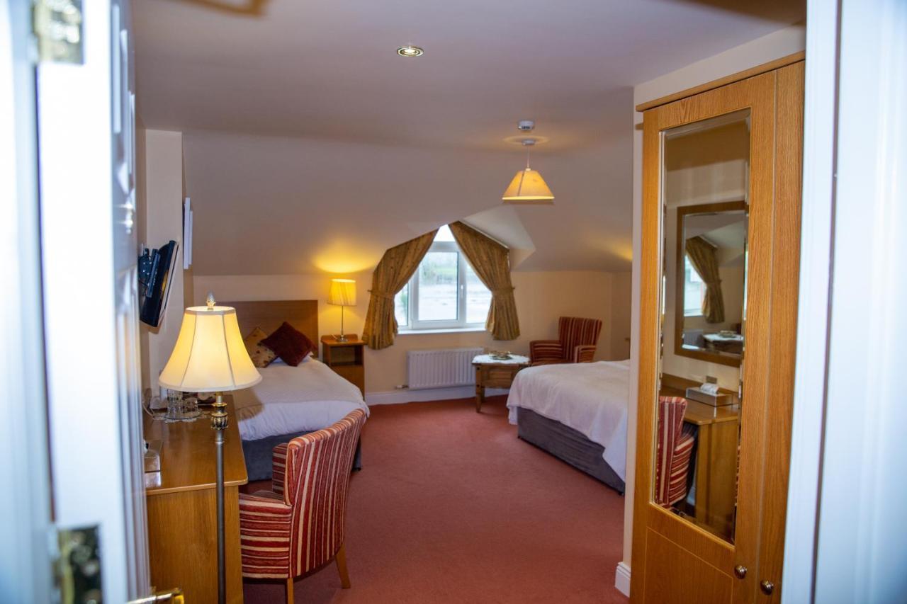 ディングル Coastline House Bed & Breakfast エクステリア 写真
