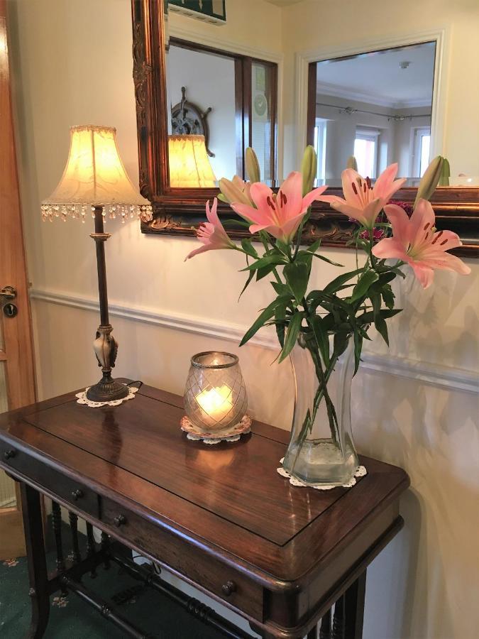 ディングル Coastline House Bed & Breakfast エクステリア 写真