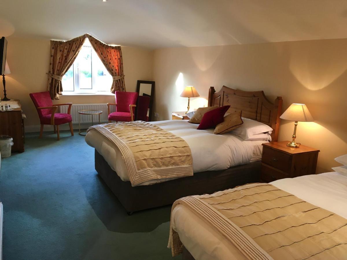 ディングル Coastline House Bed & Breakfast エクステリア 写真